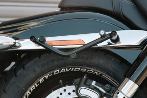 SLC boční nosič levý Harley Davidson Dyna Fat Bob (08-).