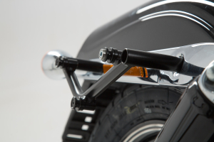 SLC boční nosič pravý Harley Davidson Dyna Fat Bob (08-).