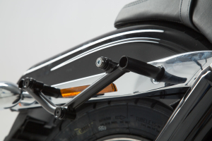 SLC boční nosič pravý Harley Davidson Dyna Fat Bob (08-).