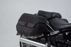 sada bočních tašek LH Harley-Davidson Softail Fat Boy (17-).