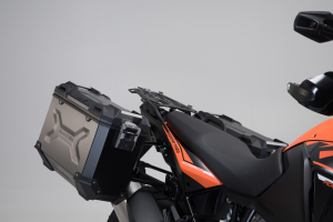 TRAX ADV sada bočních kufrů Silver. 45/37 l. KTM 1050/1090/1190 Adv,1290 SA