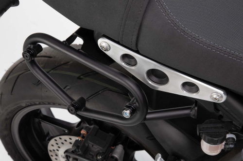nosič SLC levý černý Yamaha XSR900 (15-21) / Abarth (17-)