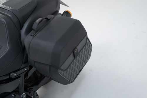 Legend Gear side bag system LH. Harley-Davidson Softail Fat Bob (17-)