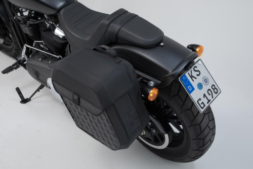 Legend Gear side bag system LH. Harley-Davidson Softail Fat Bob (17-)