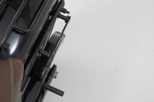SLH boční nosič vlevo Harley-Davidson Softail Slim (12-17).