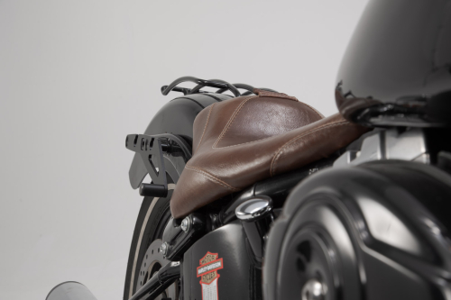 SLH boční nosič vpravo Harley-Davidson Softail Slim (12-17).