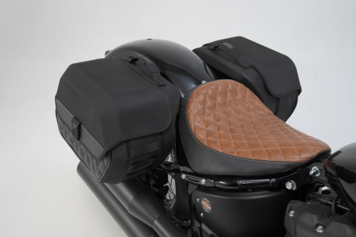 sada bočních tašek Legend Gear LH Harley-Davidson Softail Street Bob (17-).