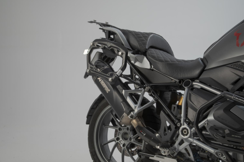 Akrapovic Slip On exhaust system Black. BMW R 1250 GS / Adv (18-).