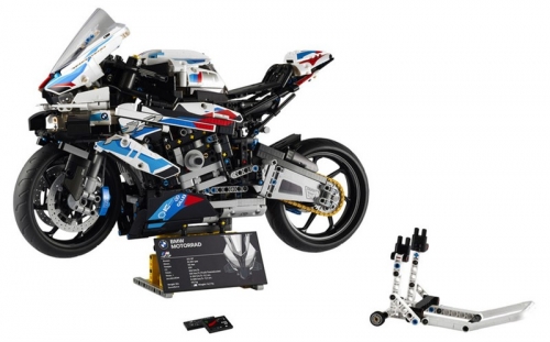 BMW M 1000 RR - stavebnice Lego Technic 42130