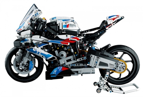 BMW M 1000 RR - stavebnice Lego Technic 42130