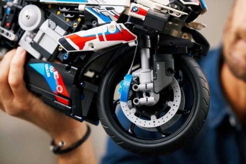 BMW M 1000 RR - stavebnice Lego Technic 42130