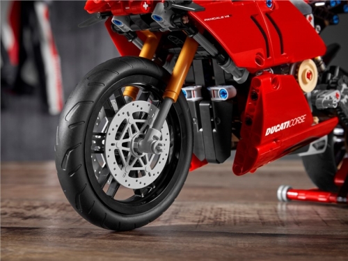 Ducati Panigale V4 R - stavebnice Lego Technic 42107