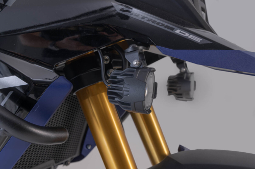 držák světel  Suzuki V-Strom 800DE (22-).