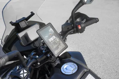 Interphone RideSync 70 - zrcadlení na motorku